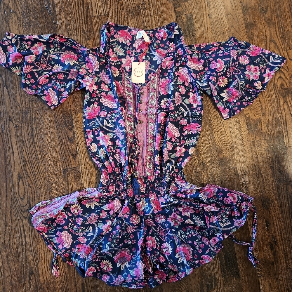 RAGA NWT Women’s Cold Shoulder Pink and Blue Floral romper size Small